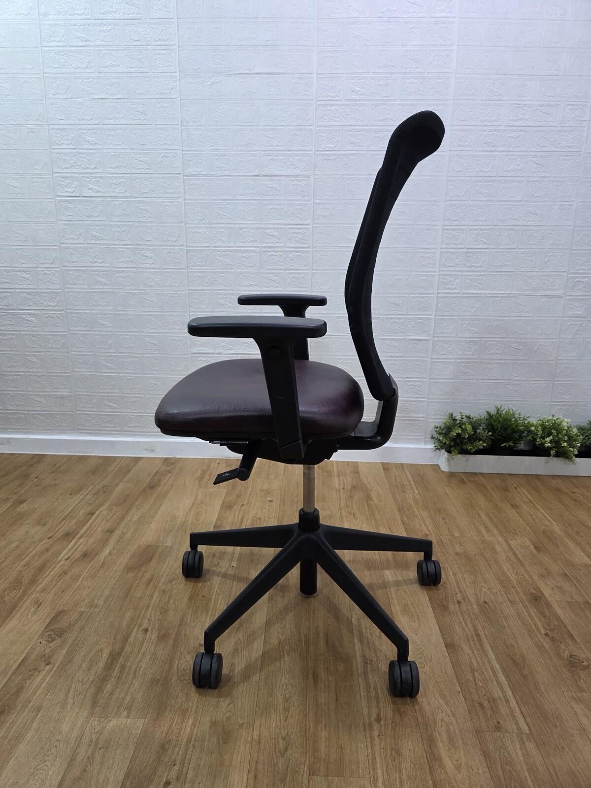 Senator Fuse Office Chair / Fully Adjustable / Leather Seat / UK DELIVERY