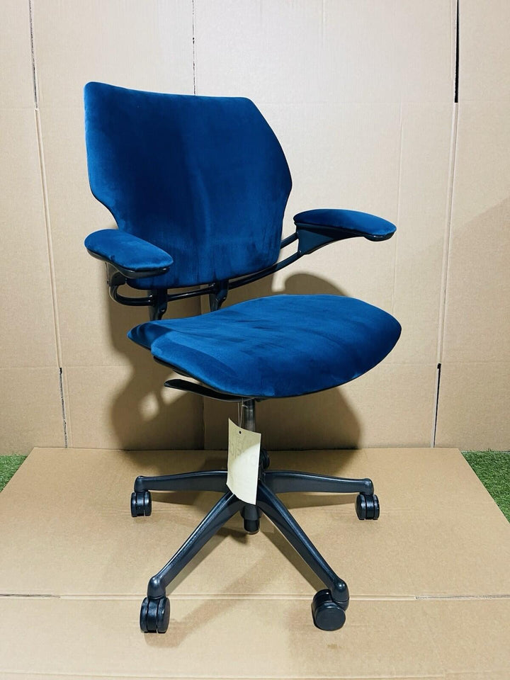 Humanscale freedom chair in *NEW navy blue velvet - UK DELIVERY