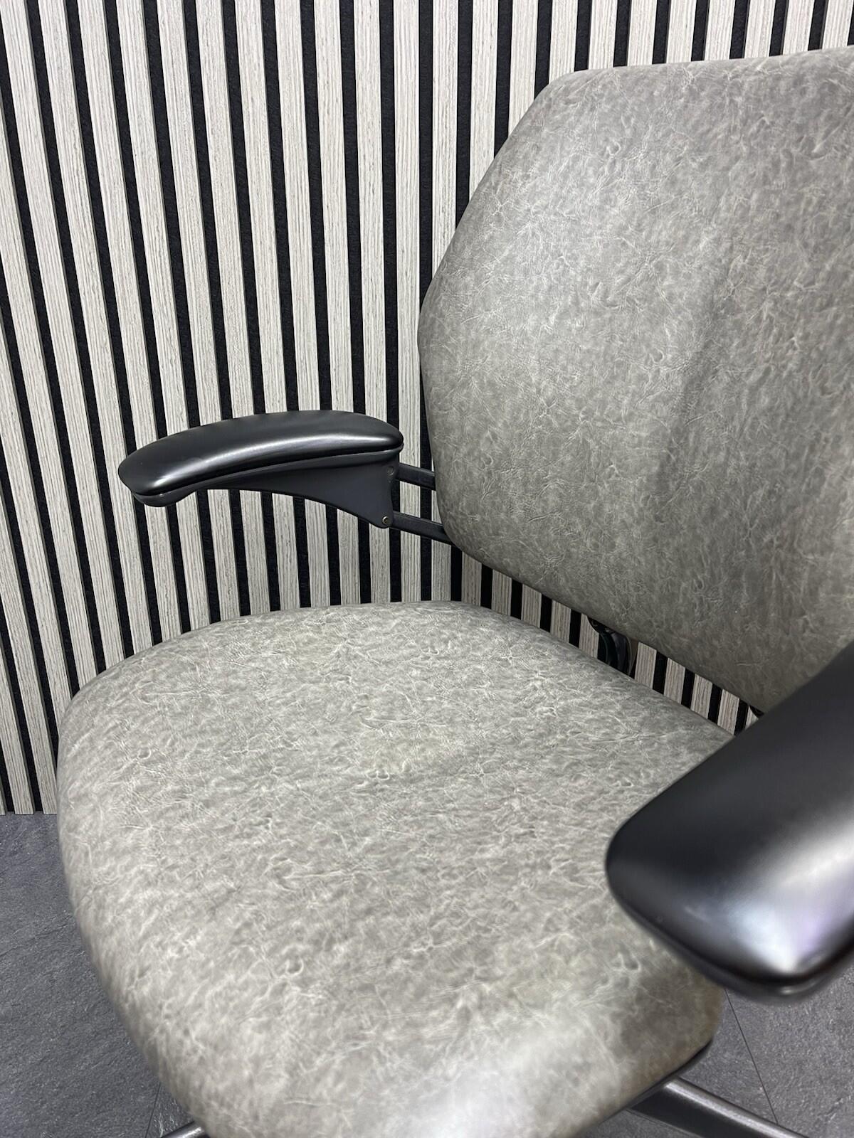 Humanscale Freedom Executive Chair - (Rrp£1239) UK Delivery