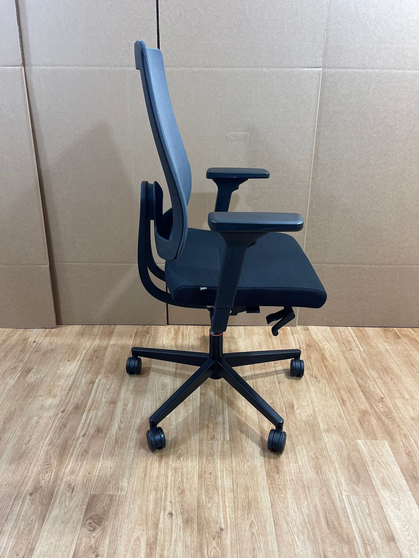 SEDUS BLACK DOT Fully Adjustable Office Chair