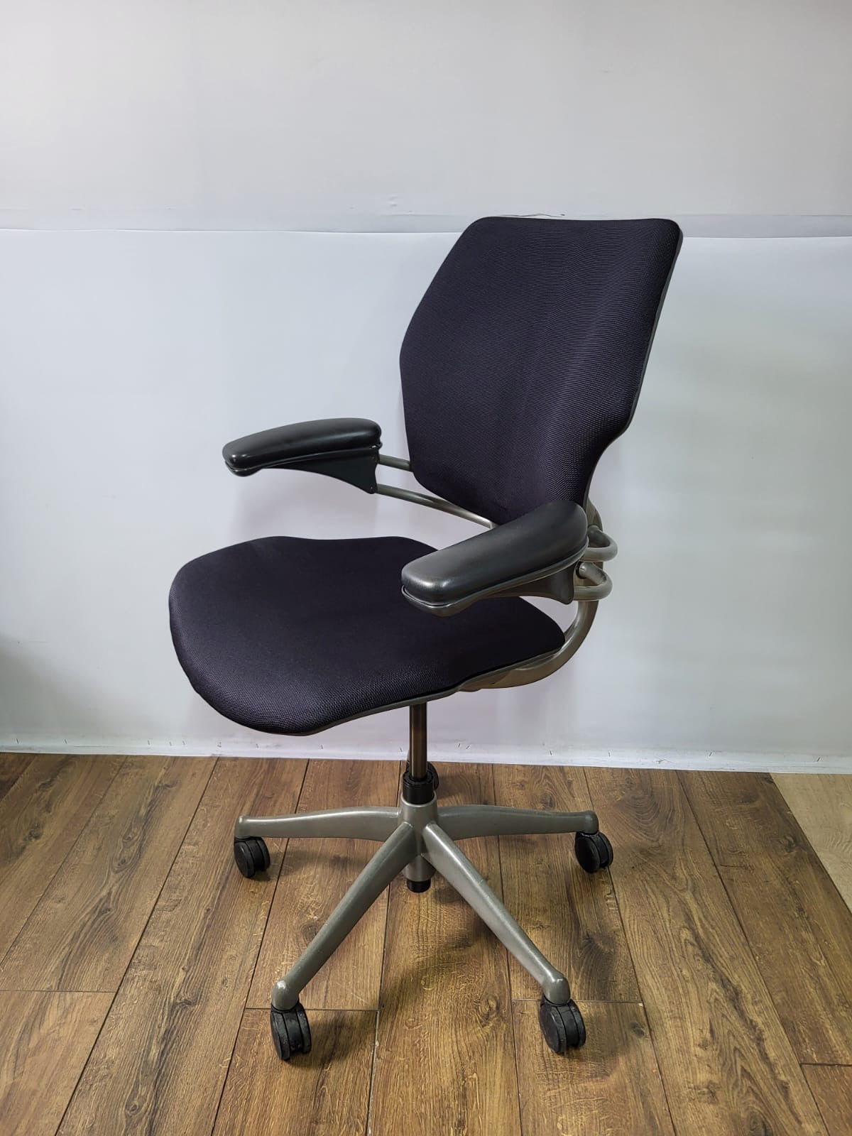 Humanscale Office Chair Refurbished: Freedom Task Chair, Low Back