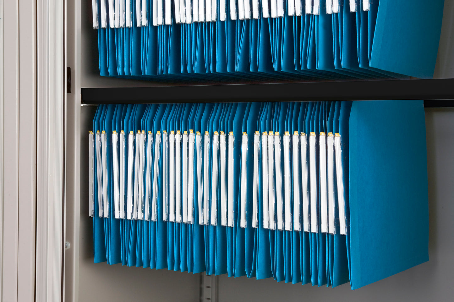 Bisley|Essentials Shelf with Adjustable Undershelf Filing