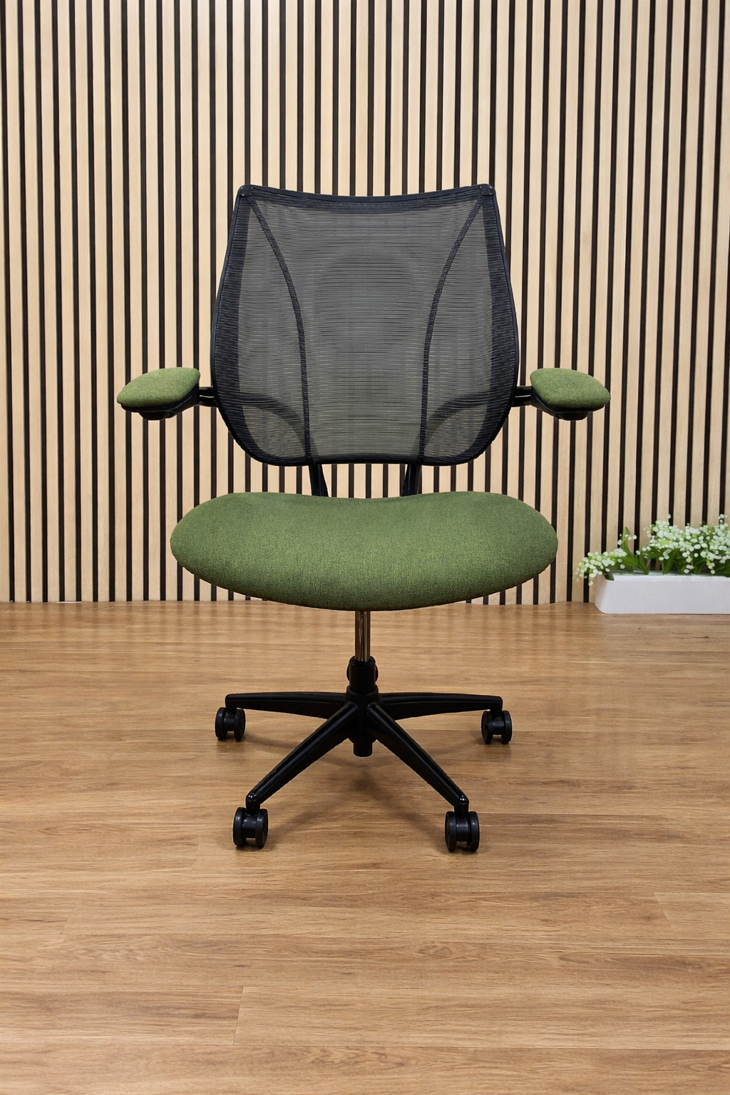Humanscale Liberty office chair /Forest green fabric