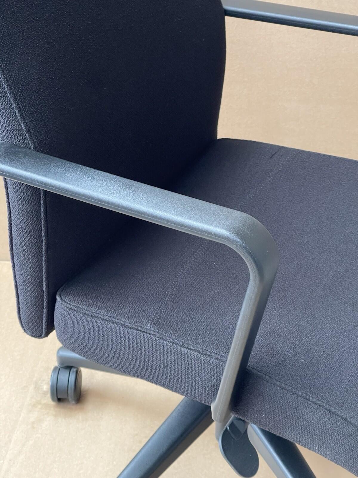 Keilhauer Vanilla Mid back Executive Chair - RRP$1103- Great Condition - UK Del