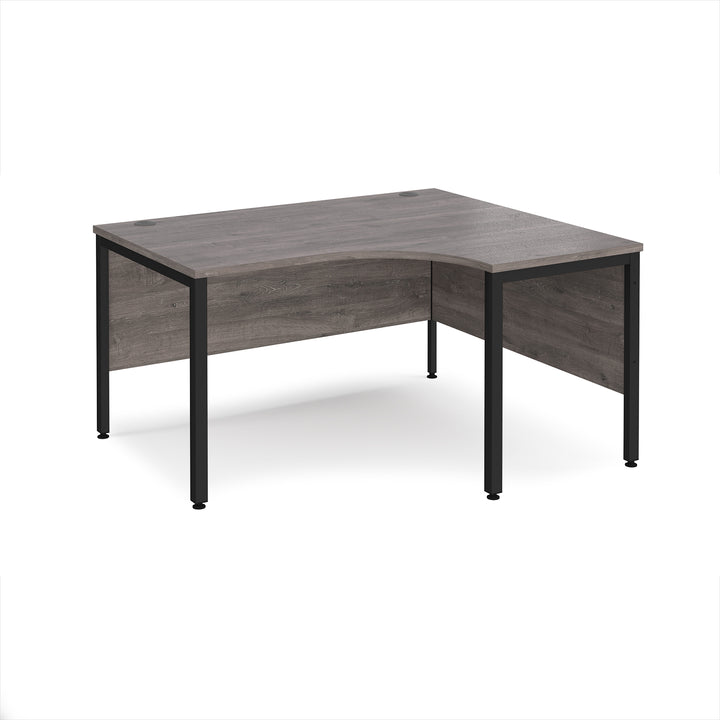 Maestro 25 bench right hand ergonomic desk
