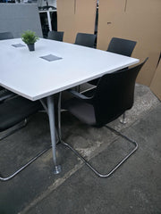 8xCantilever Frame Stacking Chair And Meeting Table ,Power Outputs-Can Deliver