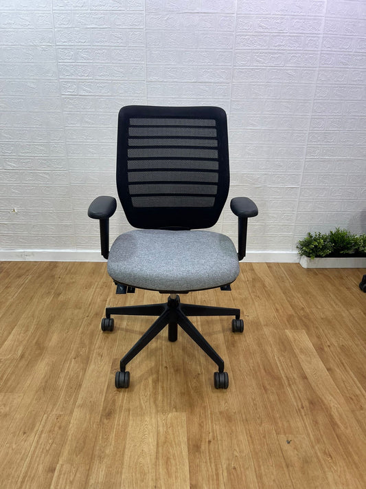 Senator Fuse Adjustable Office Chair  / 4D Armrest - UK Delivery