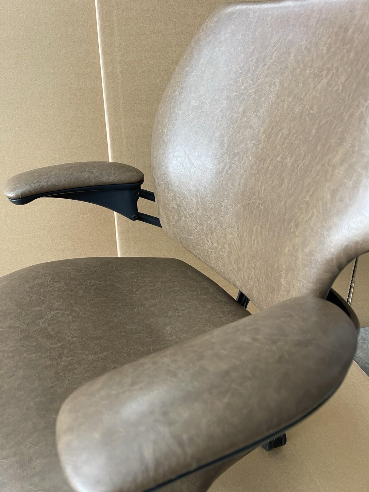 Humanscale Freedom Chair In Brown Patterned Leather - UK Delivery Rrp £1149