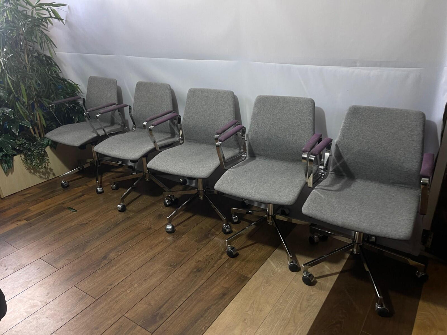 Pilot Low Swivel Chair  With Low Back  Rrp 1087