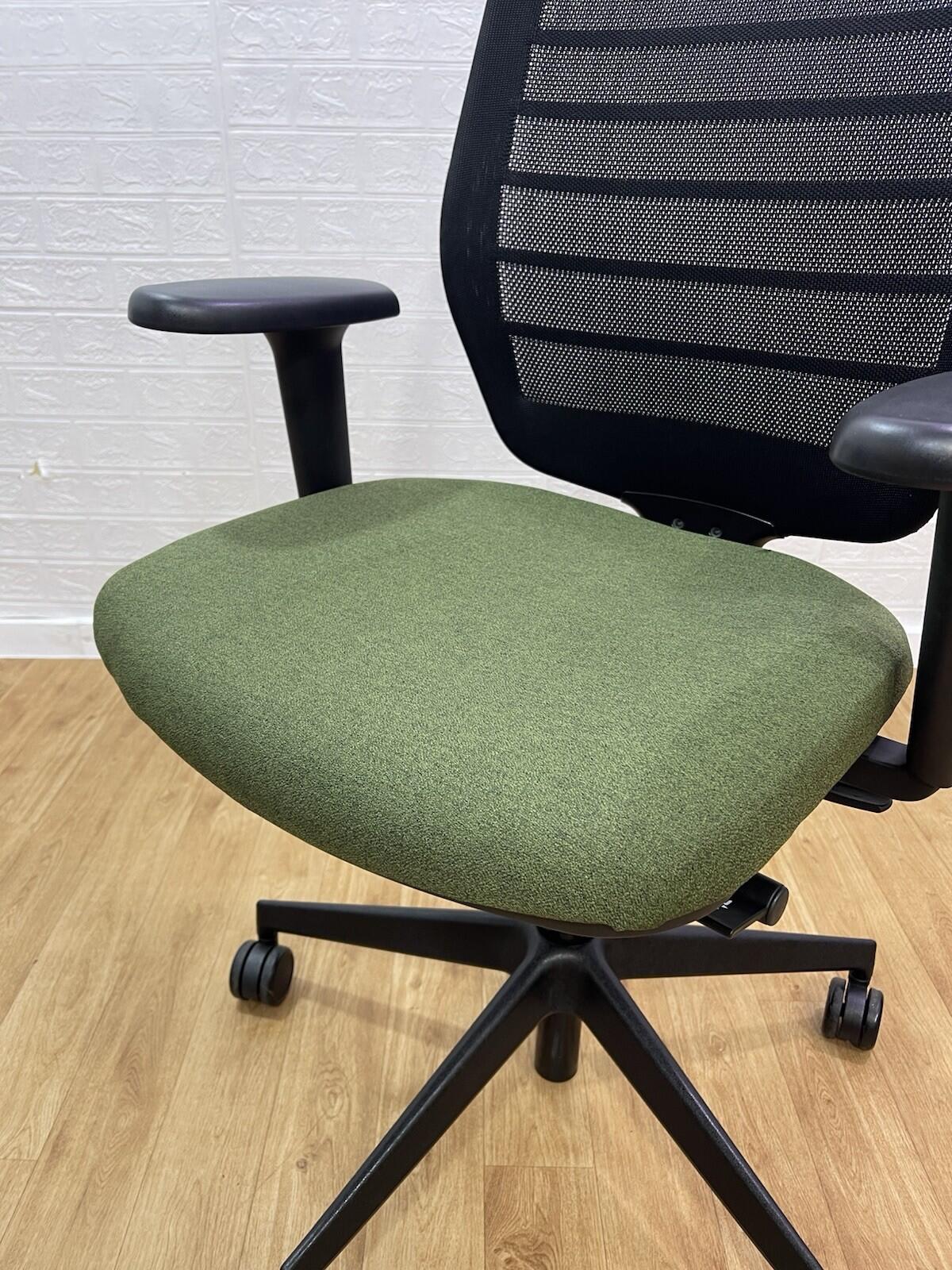 Senator Fuse Adjustable Office Chair  / 4D Armrest - UK Delivery