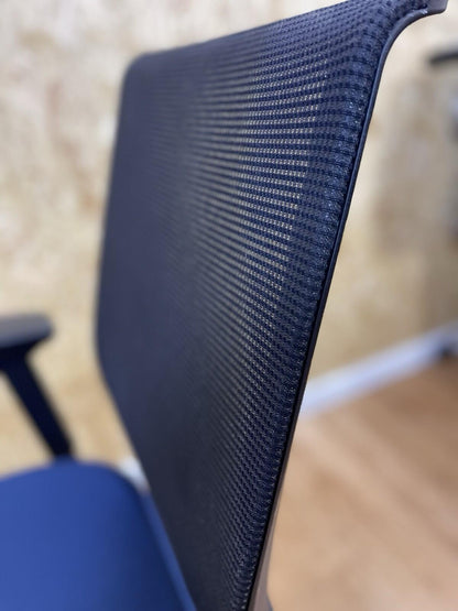 STEELCASE Reply Chair/Lumbar Support / 4D Armrests/Excellent Condition- Delivery