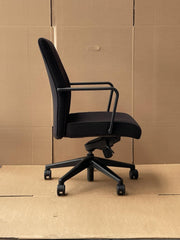 Keilhauer Vanilla Mid back Executive Chair - RRP$1103- Great Condition - UK Del