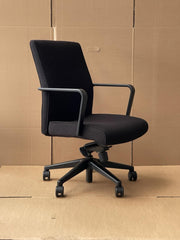 Keilhauer Vanilla Mid back Executive Chair - RRP$1103- Great Condition - UK Del
