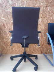 Haworth COMFORTO Ergonomic Office Chair with Adjustable Height & Swivel Black UK