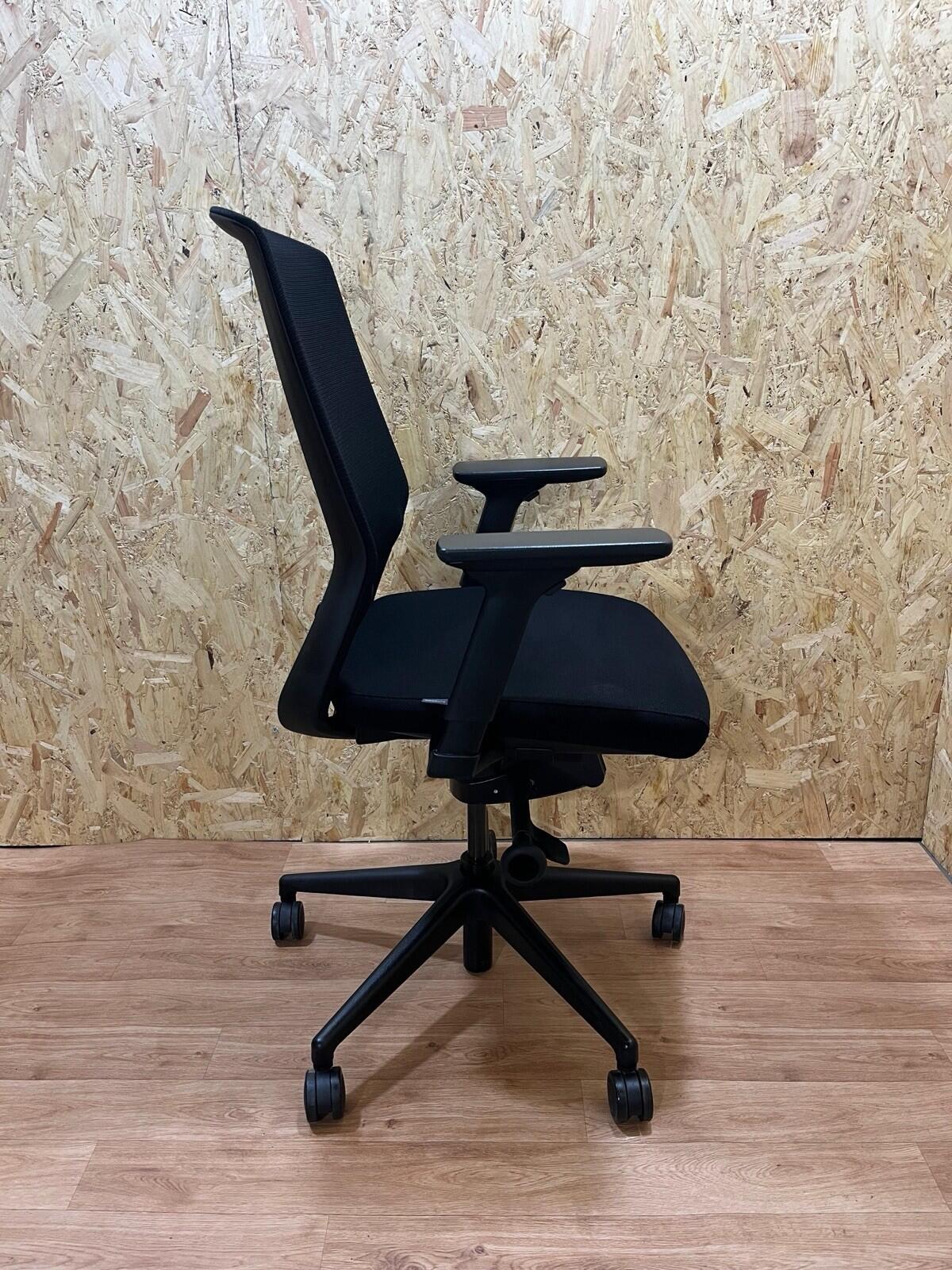 Bestuhl J1 Operator Office Chair,Fully Adjustable, Black Mesh/Fabric-UK DELIVERY