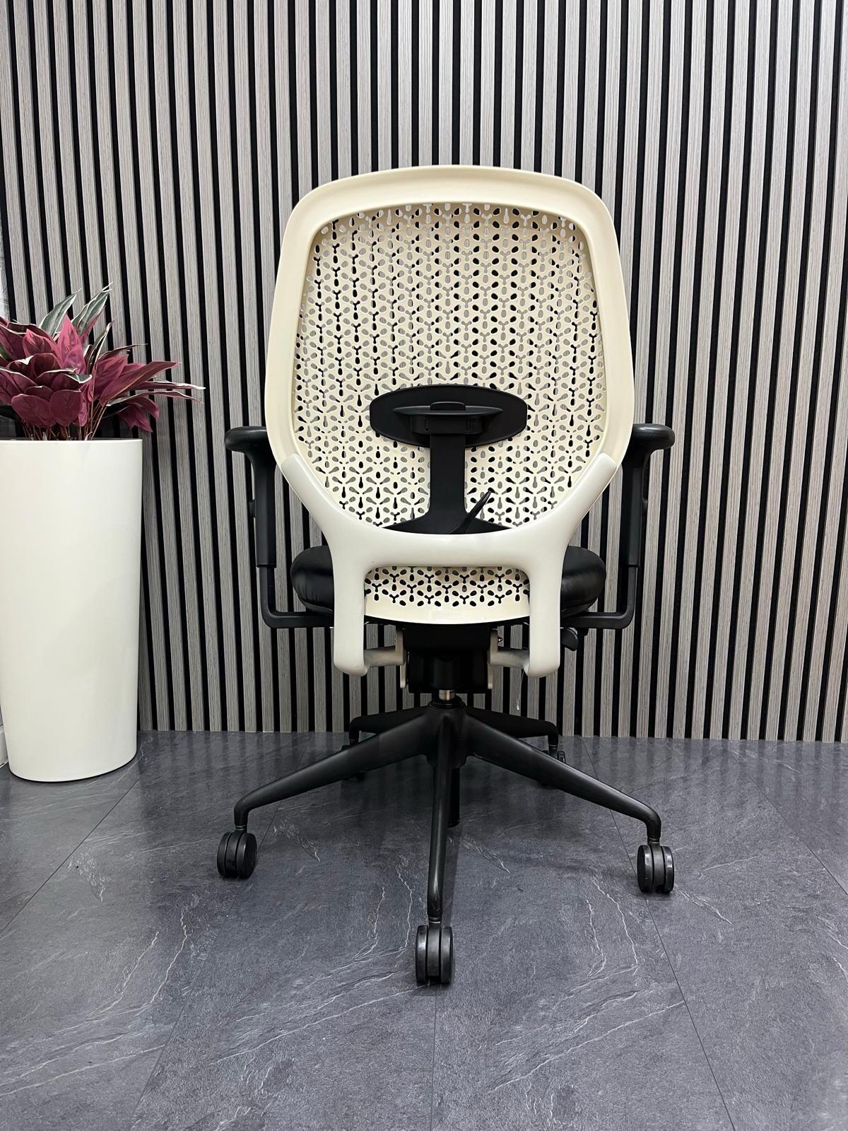 Orangebox Ara – Black Leather Seat– Lumbar Support  –Rrp£759 - UK Delivery