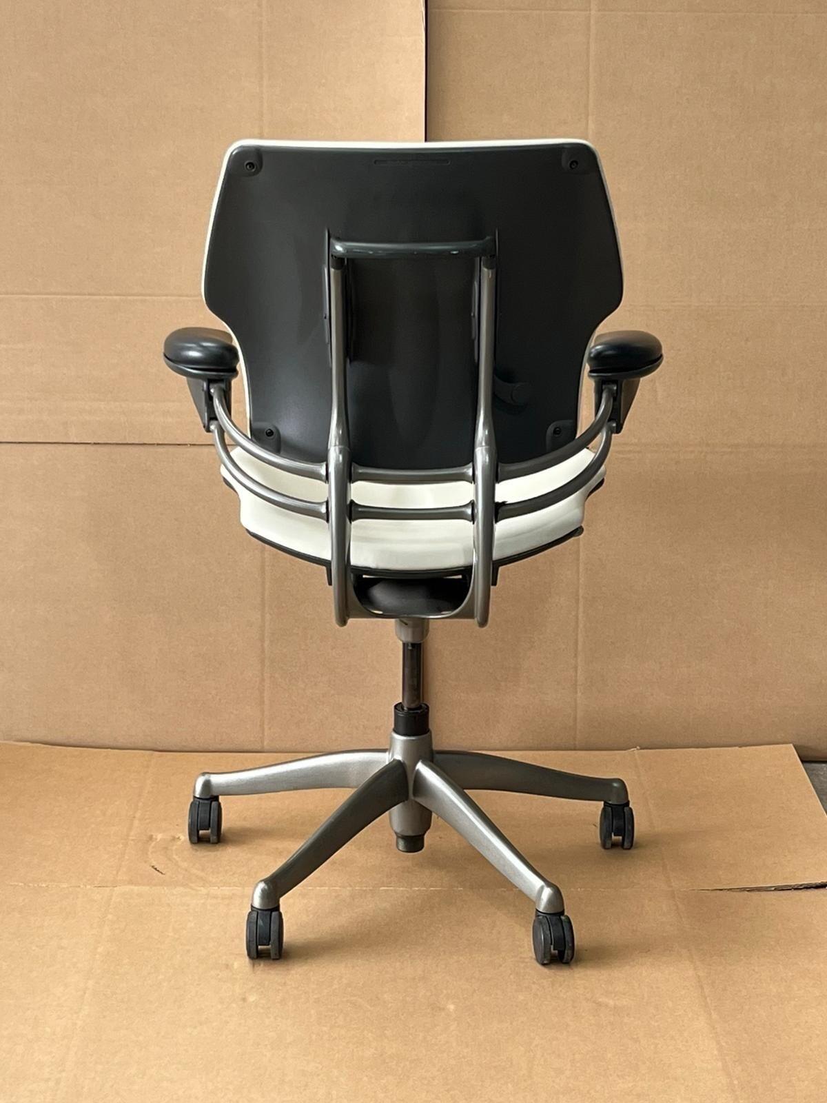 Humanscale Freedom Chair - Cream White Leather - Black  Armrests - UK DELIVERY