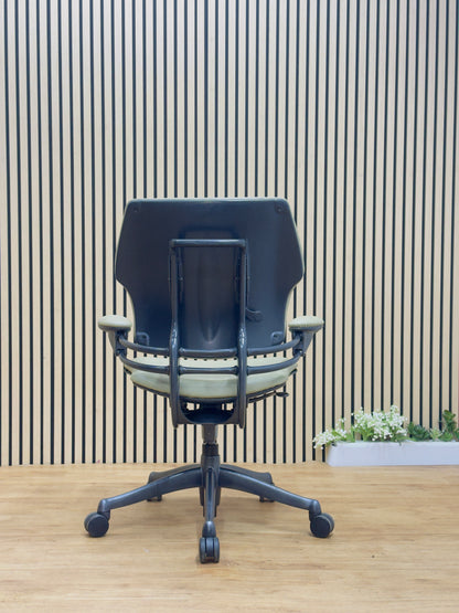 Refurbished Humanscale Freedom Task Chair UK - Maple PU Leather Ergonomic Chair, Second-hand Humanscale Freedom, Office Furniture Tech, Sustainable Office Seating UK.