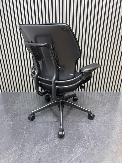 Humanscale Freedom Chair / Black Fabric / Gel Armrests - UK Delivery