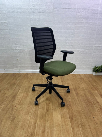Senator Fuse Adjustable Office Chair  / 4D Armrest - UK Delivery