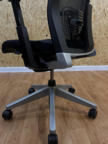 HAWORTH* Very Task Chair - Fully Adjustable- Black/Silver - UK DELIVERY