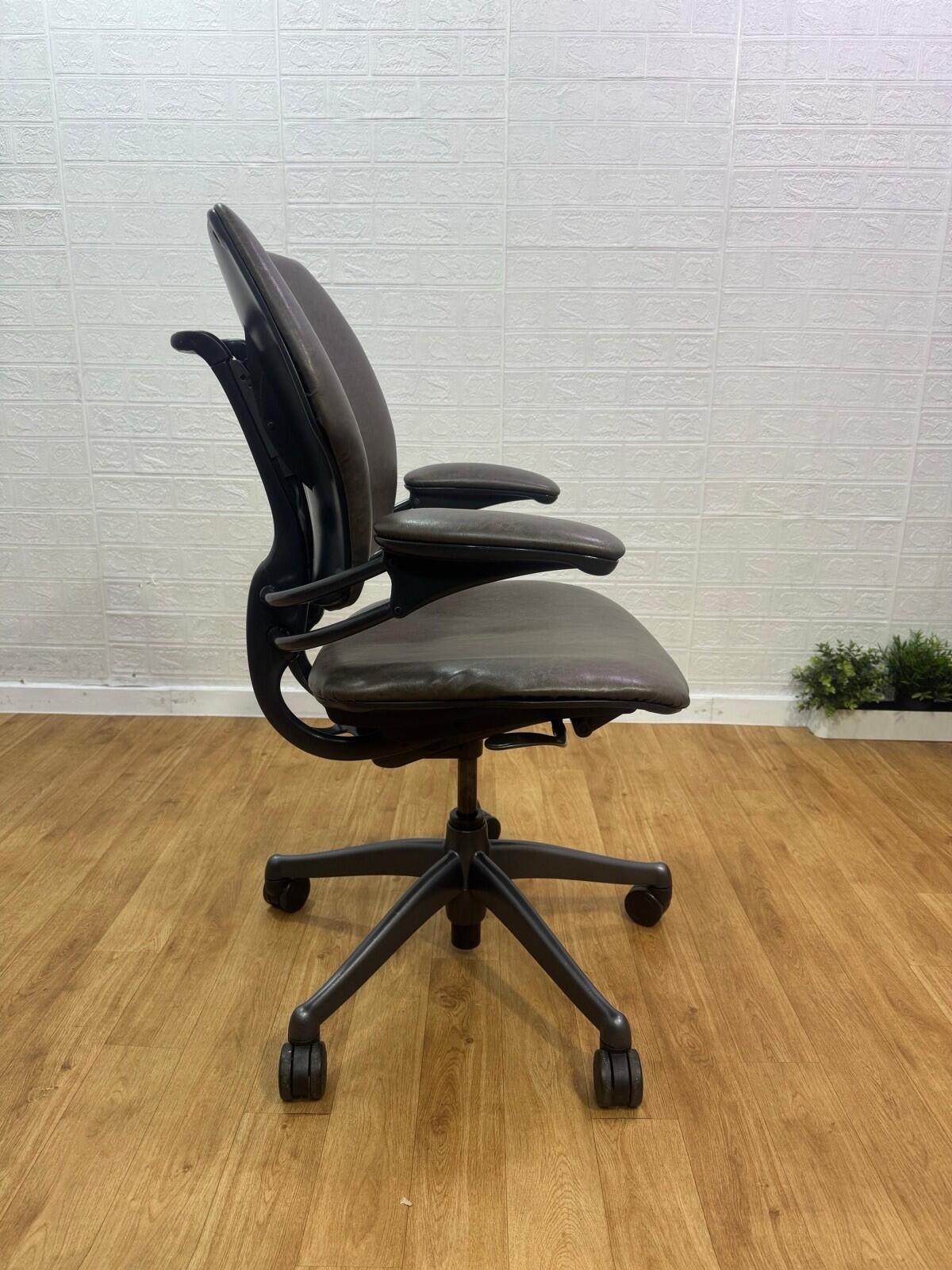 Humanscale Freedom Office Chair In Grey Smokey Finish - UK DELIVERY