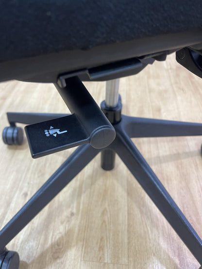 Senator Fuse Adjustable Office Chair / Black / 4D Armrest - UK Delivery