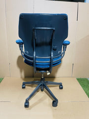 Humanscale freedom chair in *NEW navy blue velvet - UK DELIVERY