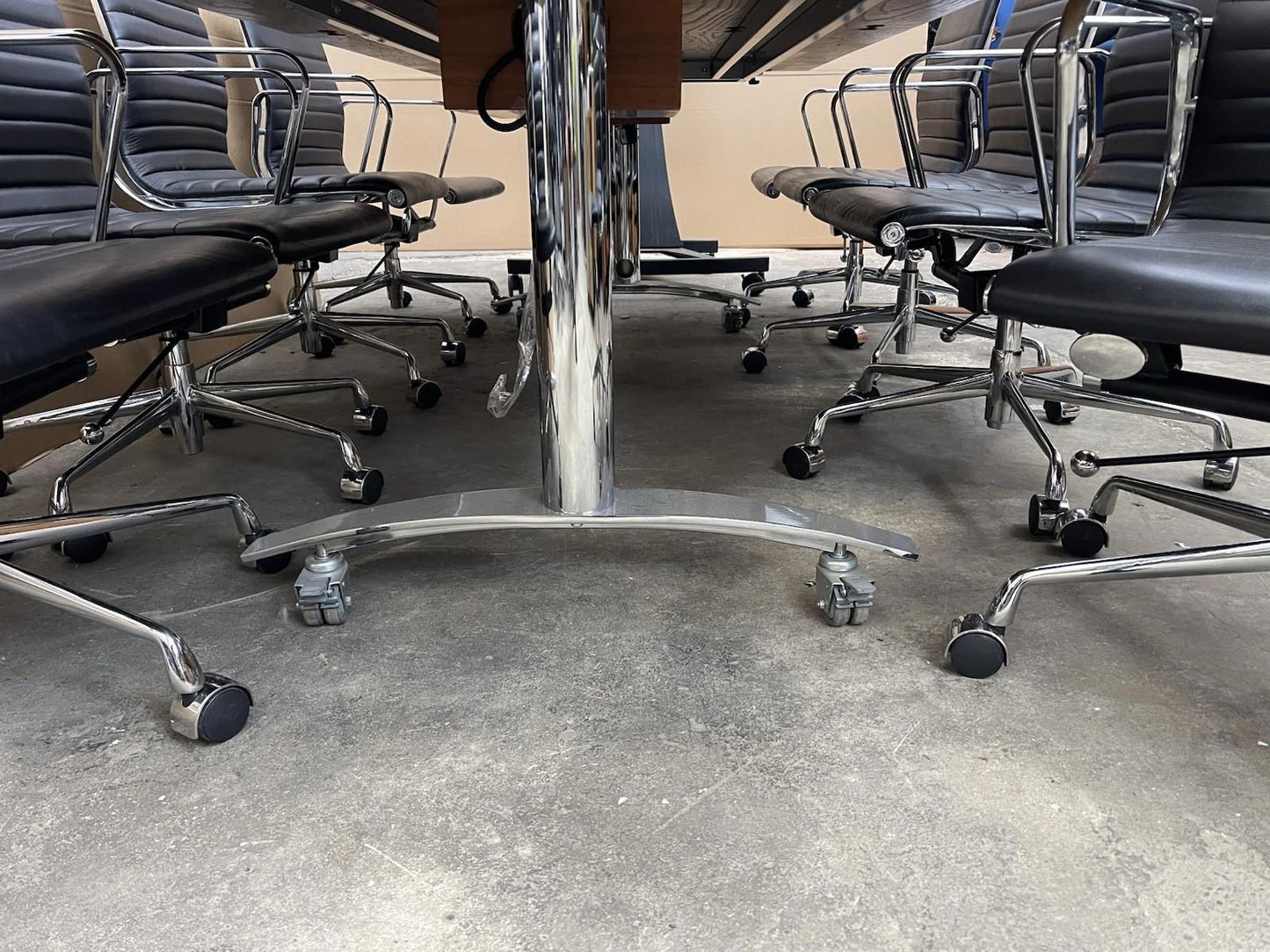 Walnut Mobile Meeting Table With 8 X Leather Adjustable Chairs