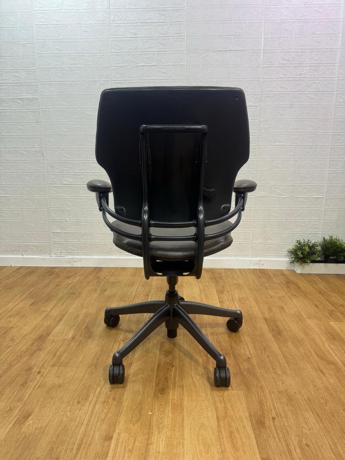 Humanscale Freedom Office Chair In Grey Smokey Finish - UK DELIVERY