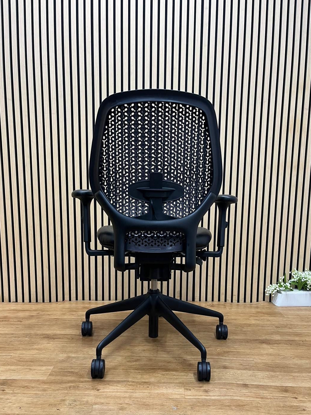 Orangebox Ara Ergonomic Office Chair Black Leather Seat | Mesh Back Task Chair UK Delivery