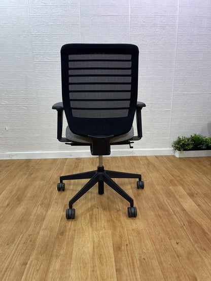 Senator Fuse Adjustable Office Chair  / 4D Armrest - UK Delivery