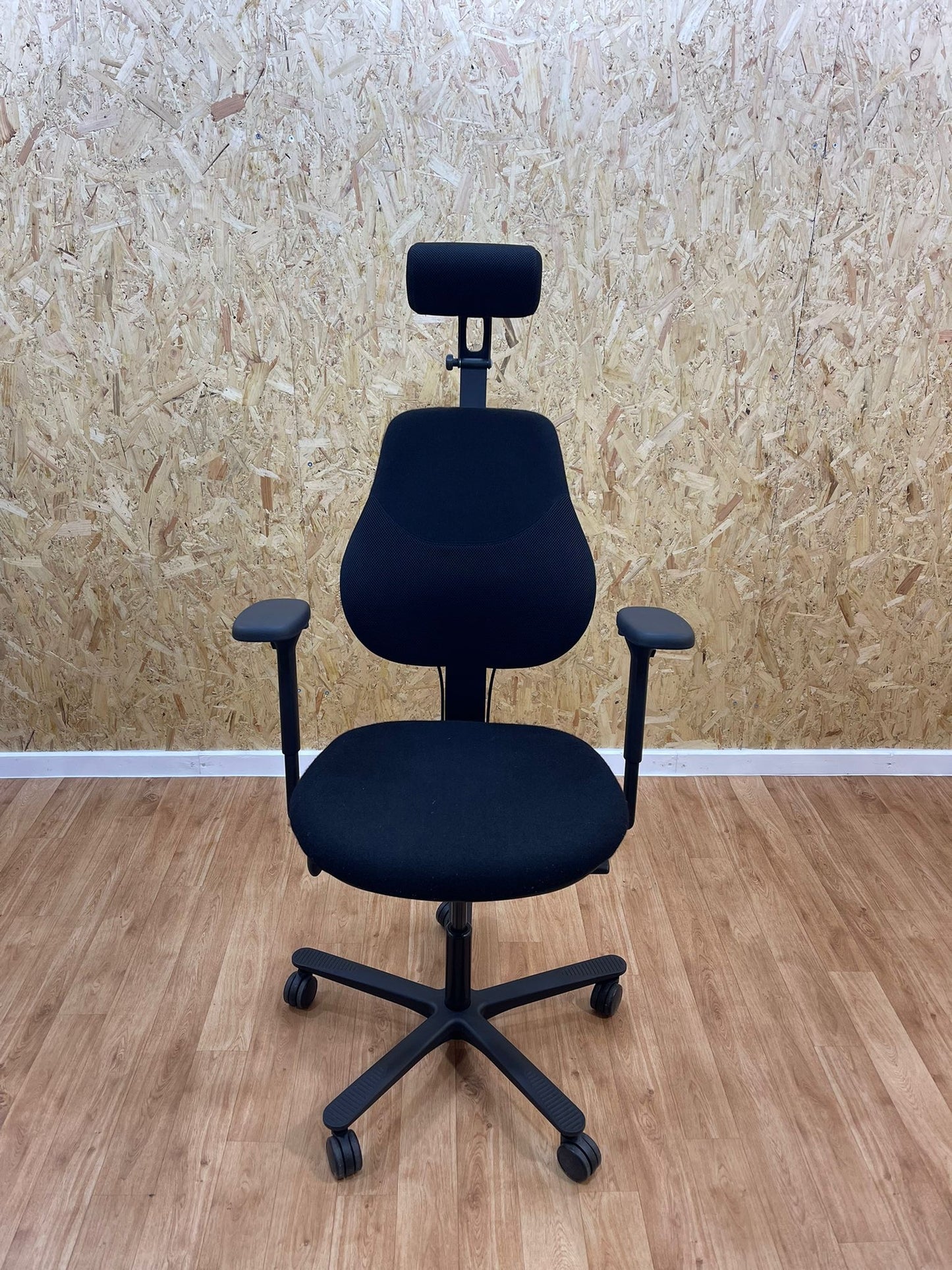 ORANGEBOX FLO* Ergonomic Super Adjustable Office Chair