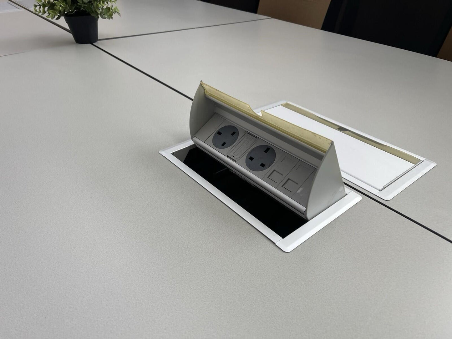 Executive Mobile Meeting Table With 8 X Adjustable Operator Chairs - Can Deliver