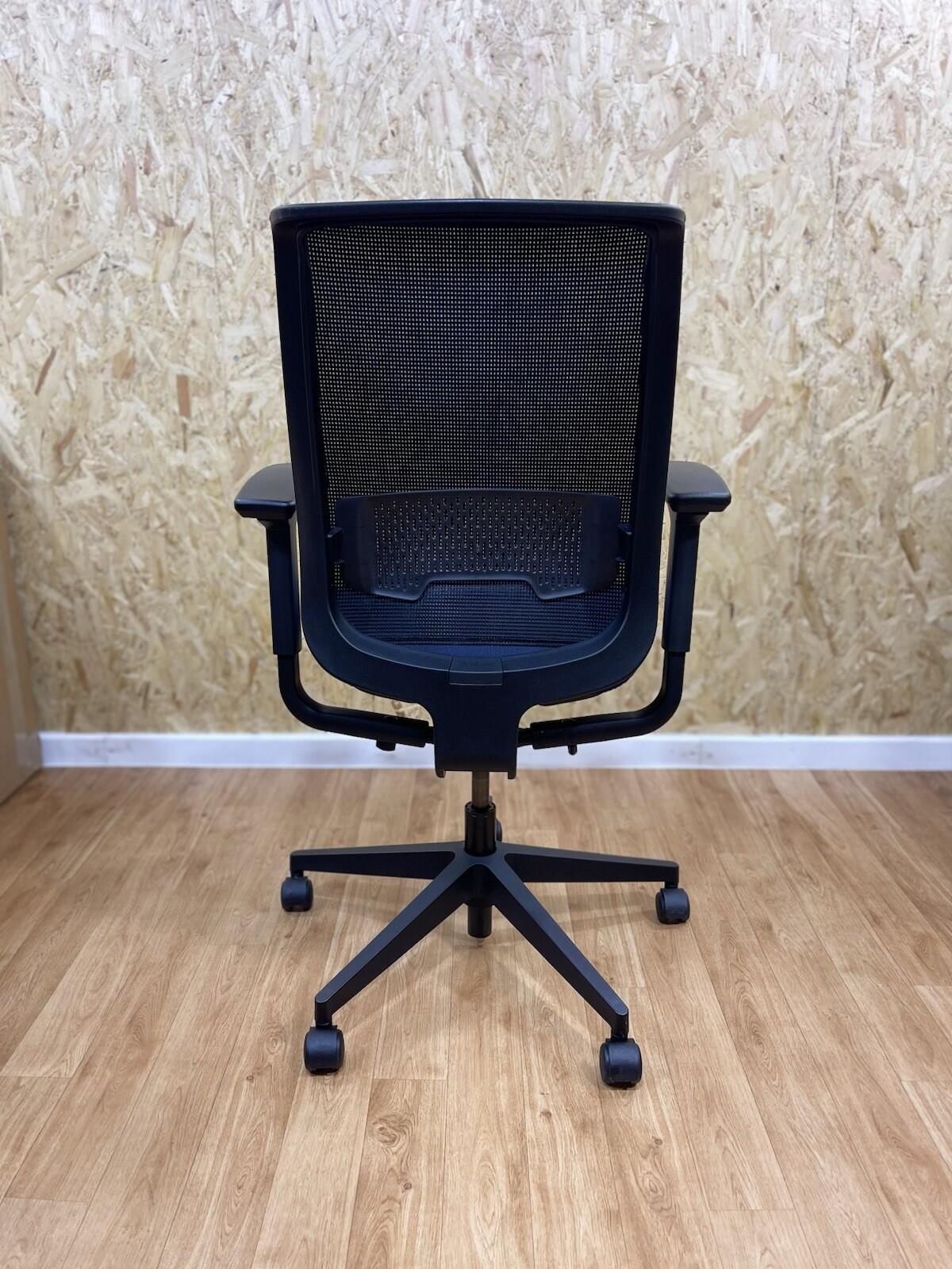 STEELCASE Reply Chair/Lumbar Support / 4D Armrests/Excellent Condition- Delivery