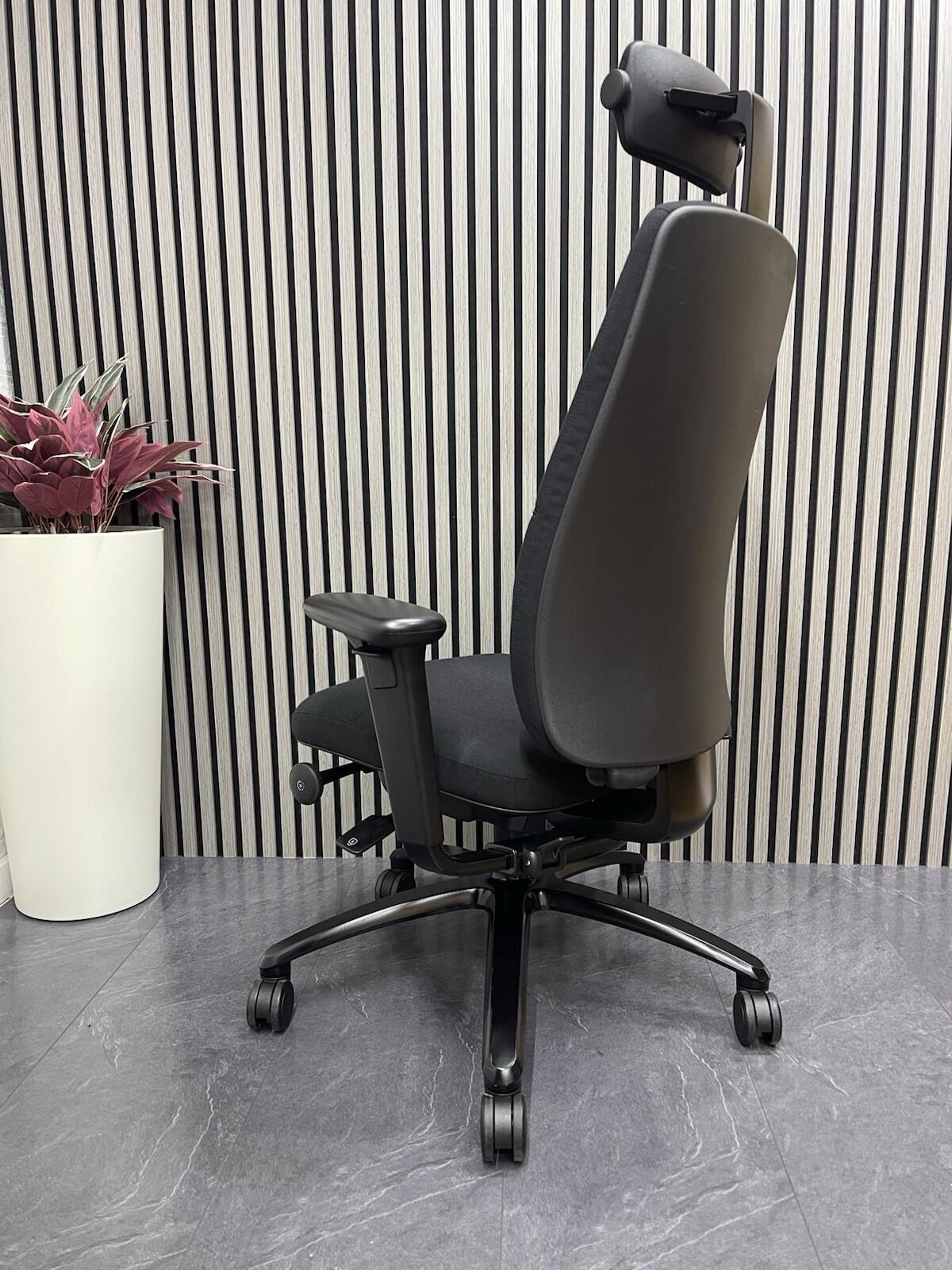 RH Logic 220 Fully Loaded Chair - All Black (Rrp£1548) - UK Delivery