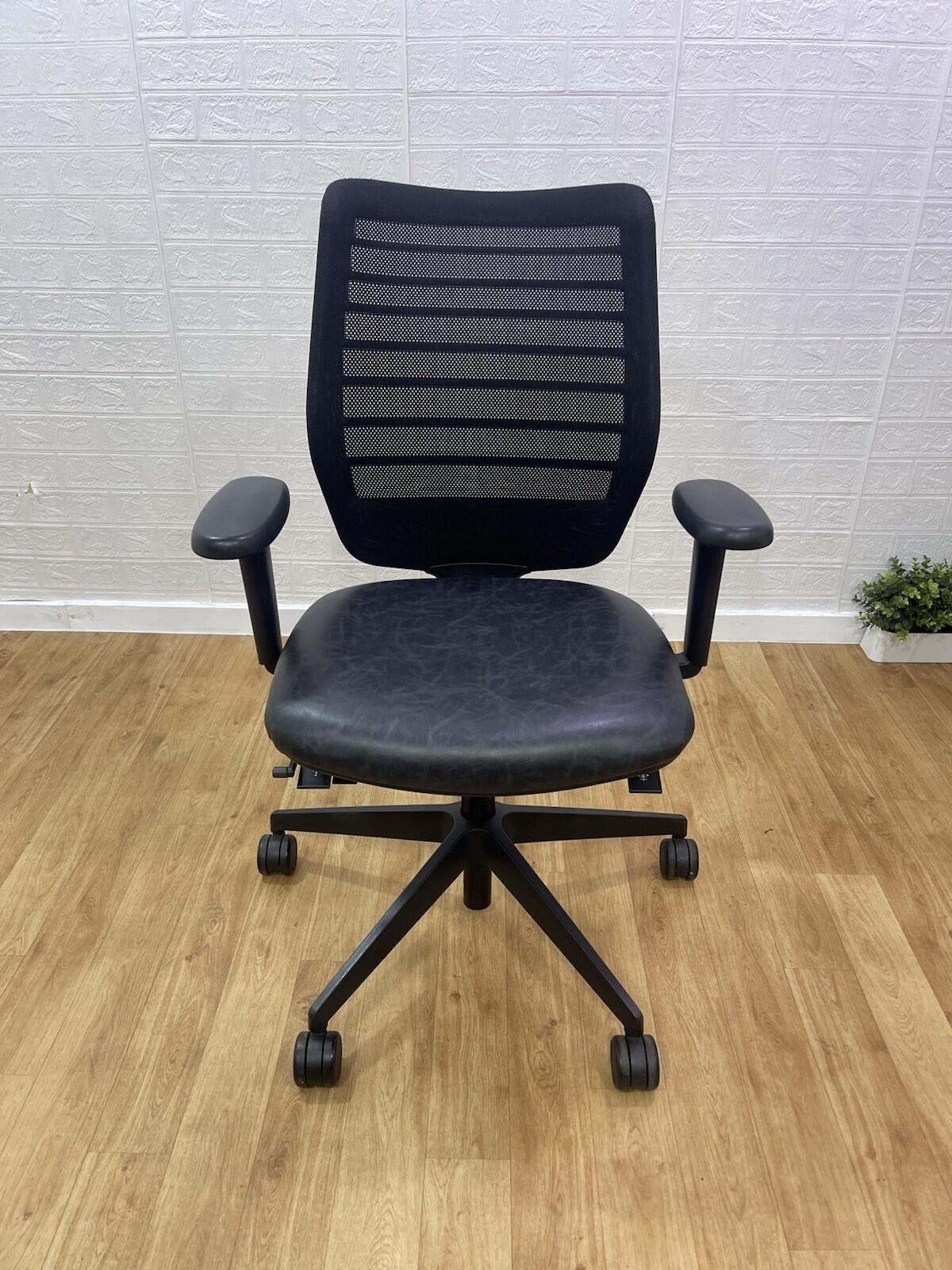 Senator Fuse Adjustable Office Chair  / 4D Armrest - UK Delivery