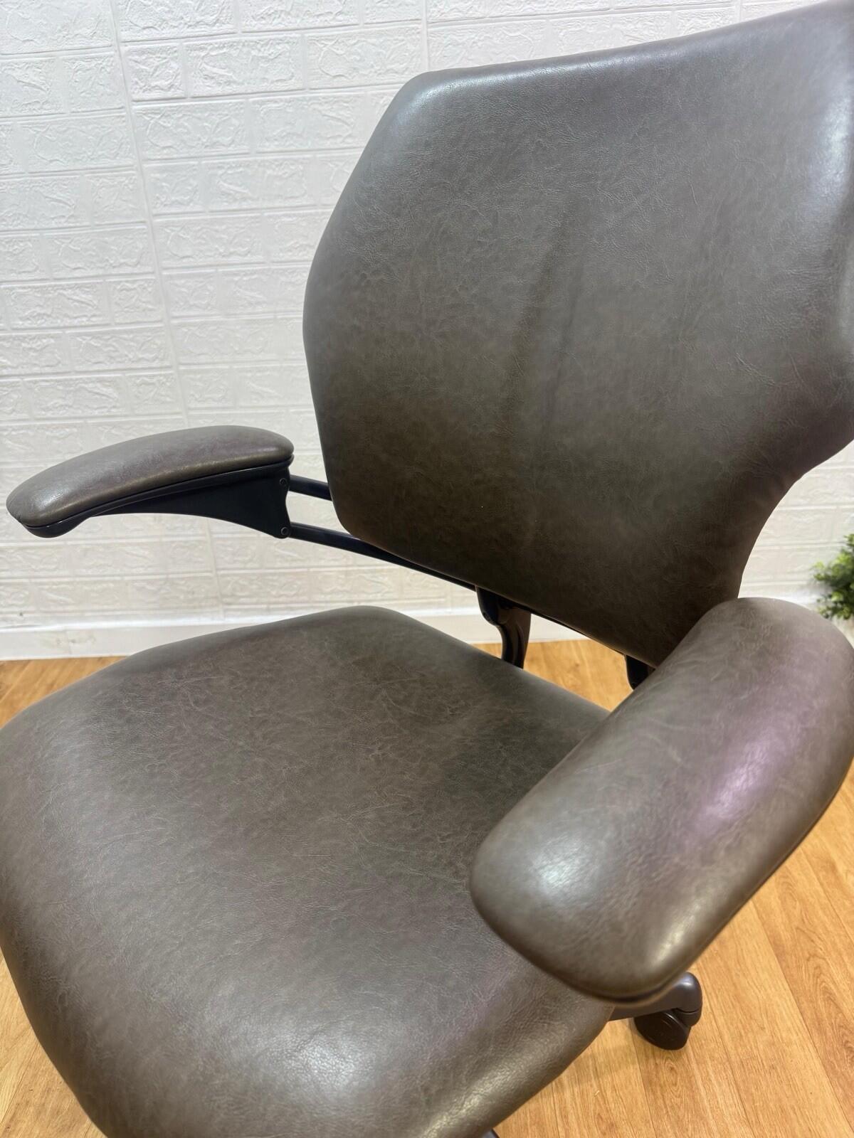 Humanscale Freedom Office Chair In Grey Smokey Finish - UK DELIVERY