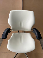 Humanscale freedom chair - White cream leather - black armrest - Upholstered
