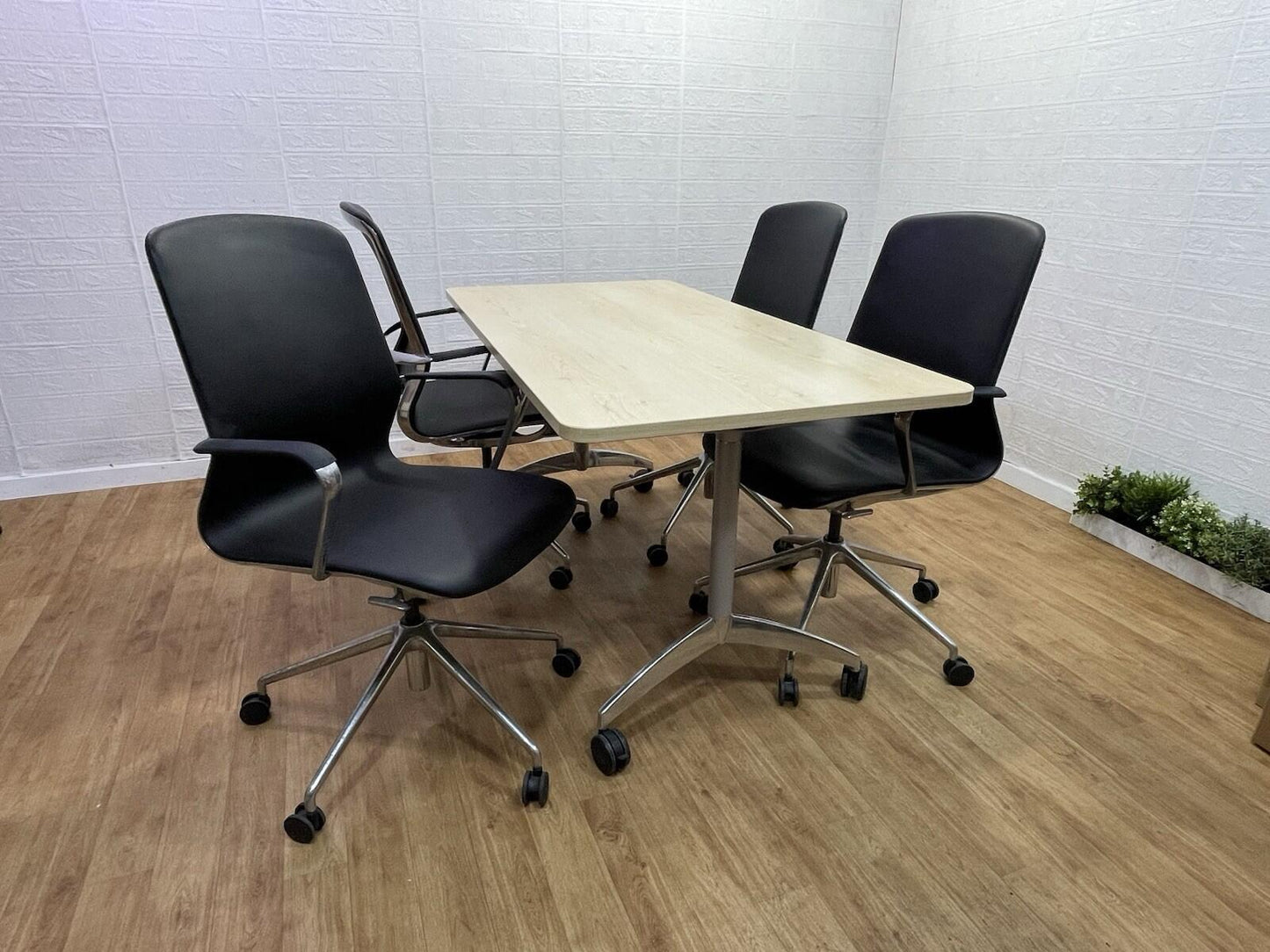Set Of 1 Senator Foldable Mobile Table & 4 Lucia Chairs