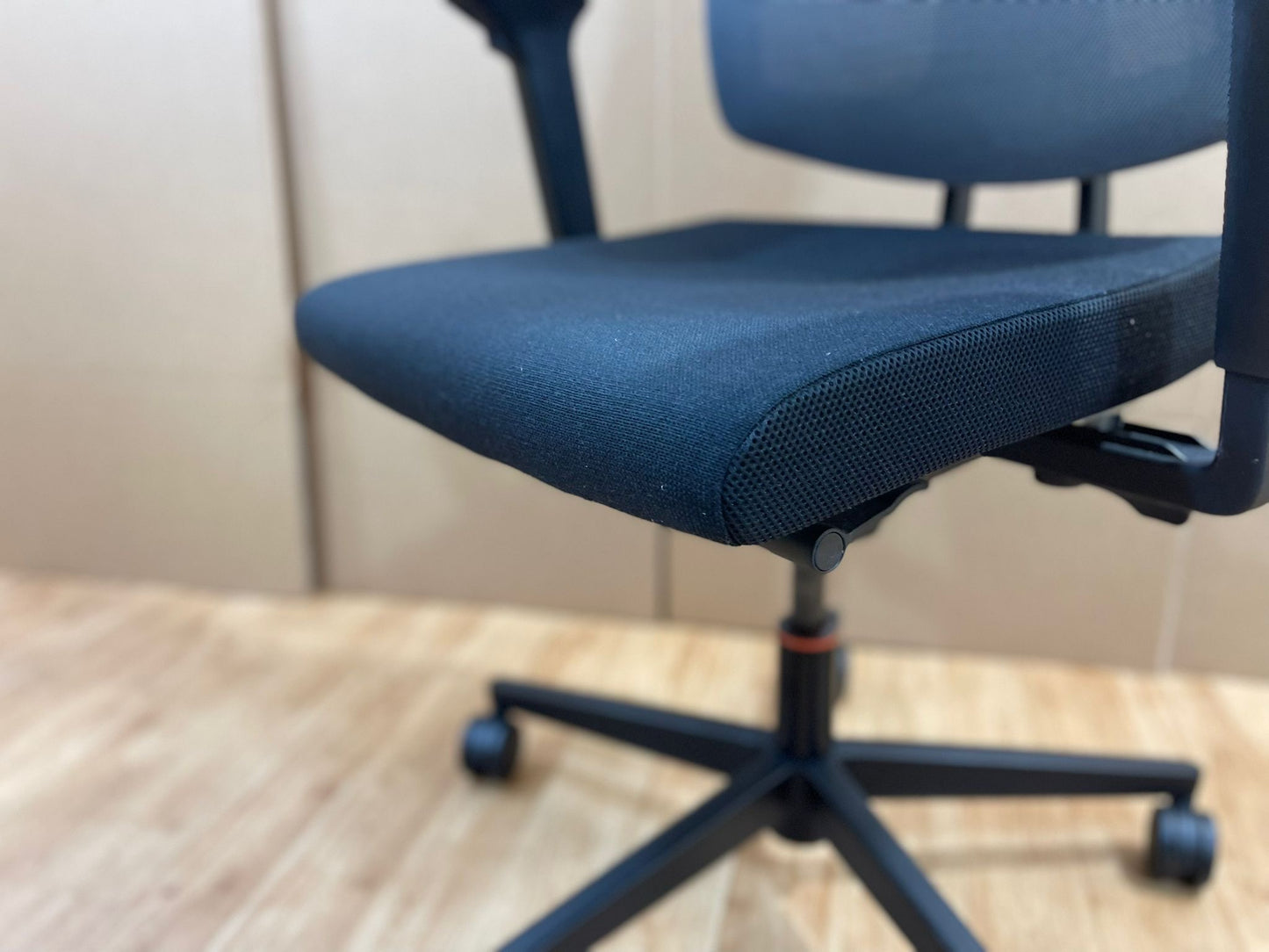 SEDUS BLACK DOT Fully Adjustable Office Chair
