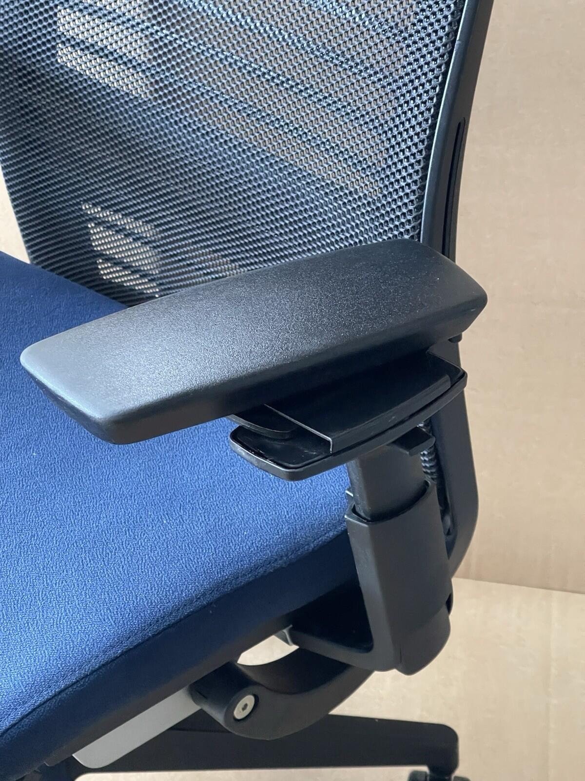 Steelcase Think V2 Executive Ergonomic Office - 4D Armrest - UK Delivery