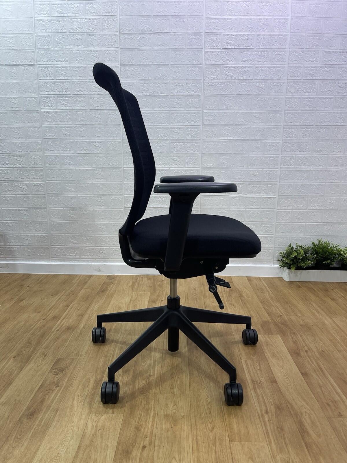 Senator Fuse Adjustable Office Chair / Black / 4D Armrest - UK Delivery