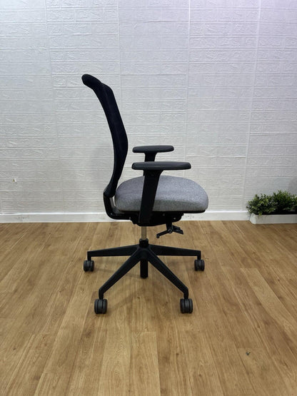 Senator Fuse Adjustable Office Chair / Black ,Grey / 4D Armrest - UK Delivery