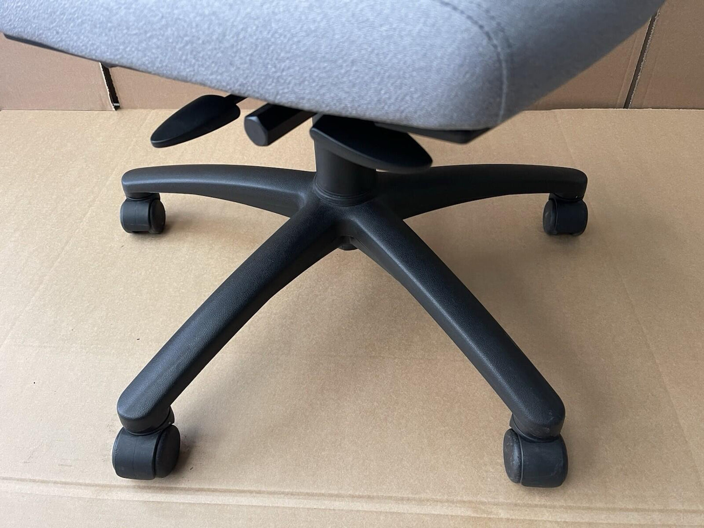 AXIA Ergonomic task chair (RRP£954) - UK Delivery