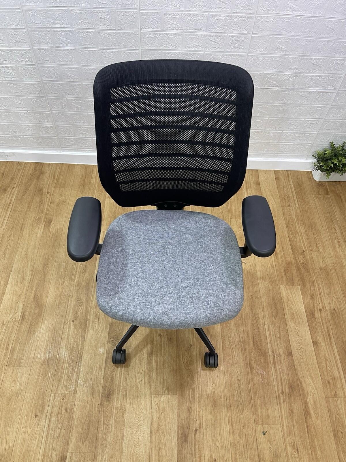 Senator Fuse Adjustable Office Chair / Black ,Grey / 4D Armrest - UK Delivery