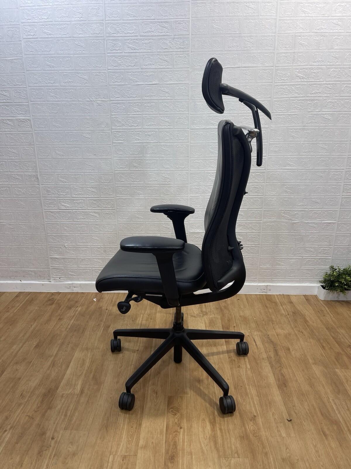 SENATOR: AGITUS EXECUTIVE OFFICE CHAIR / Black leather - UK DELIVERY