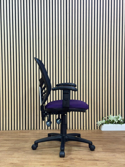 Fully adjustable operator office chairs - Medium back