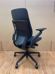 Steelcase Gesture Chair – Like New Condition | Ergonomic Office Chair