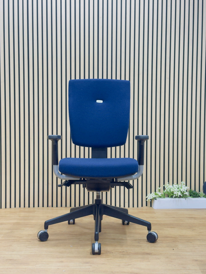 Refurbished Senator Sprint Ergonomic Task Chair – Dark Blue Fabric